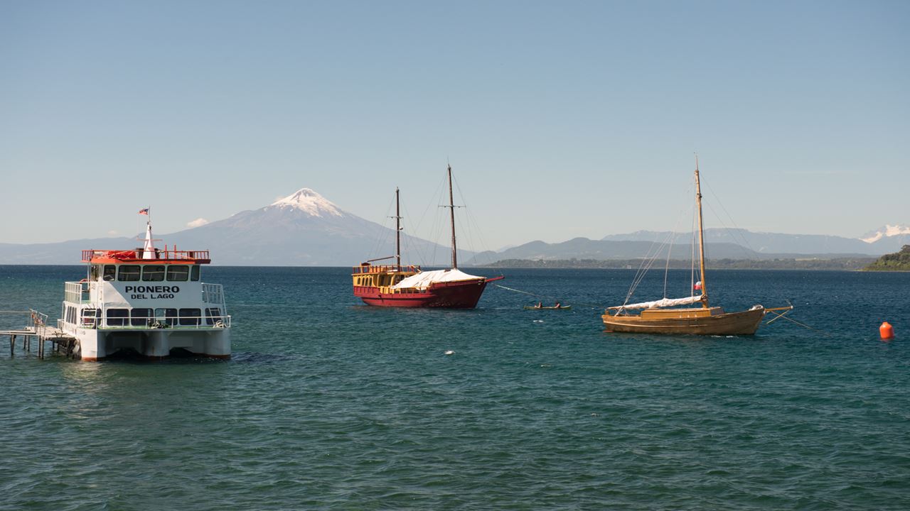 Esmeralda Voyage, Sail To Peulla Through Todos Los Santos Lake foto 10