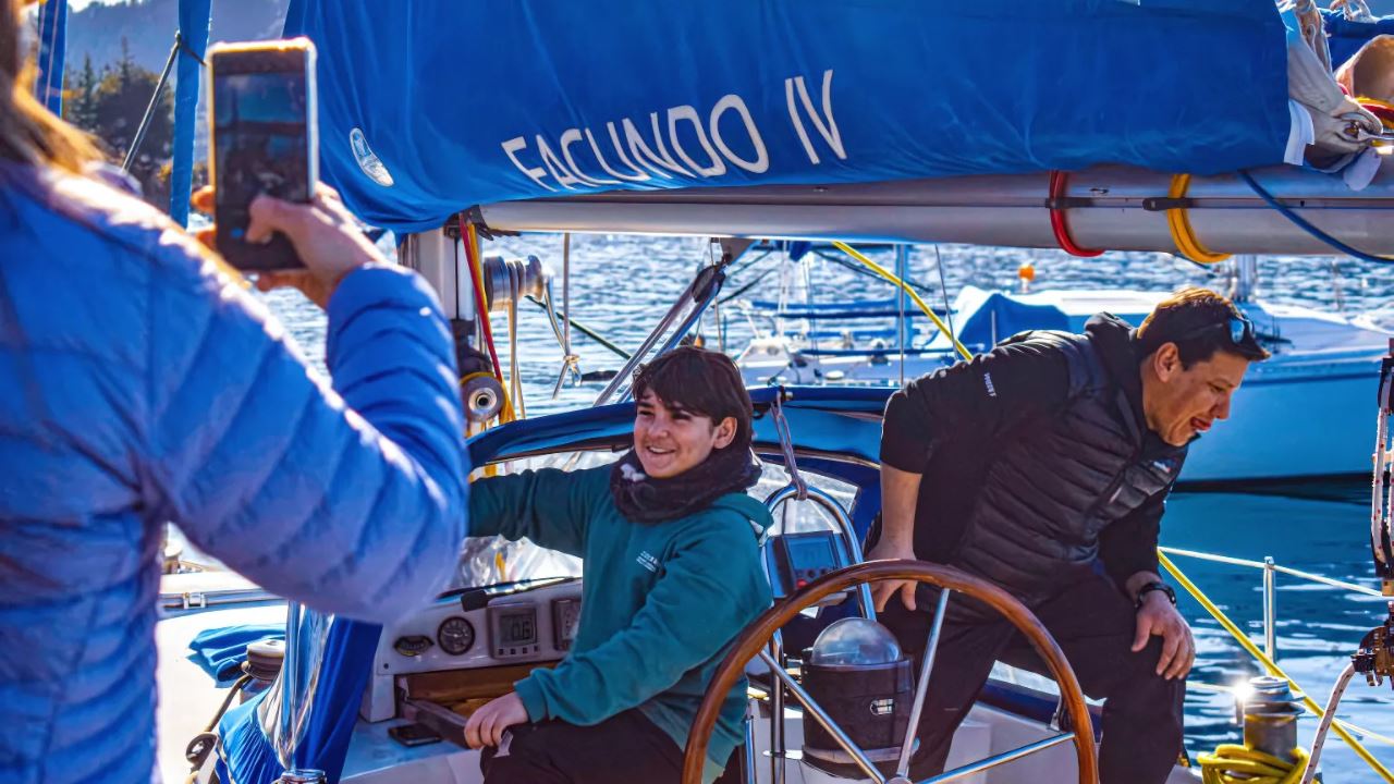 Sailing On Lake Nahuel Huapi foto 8