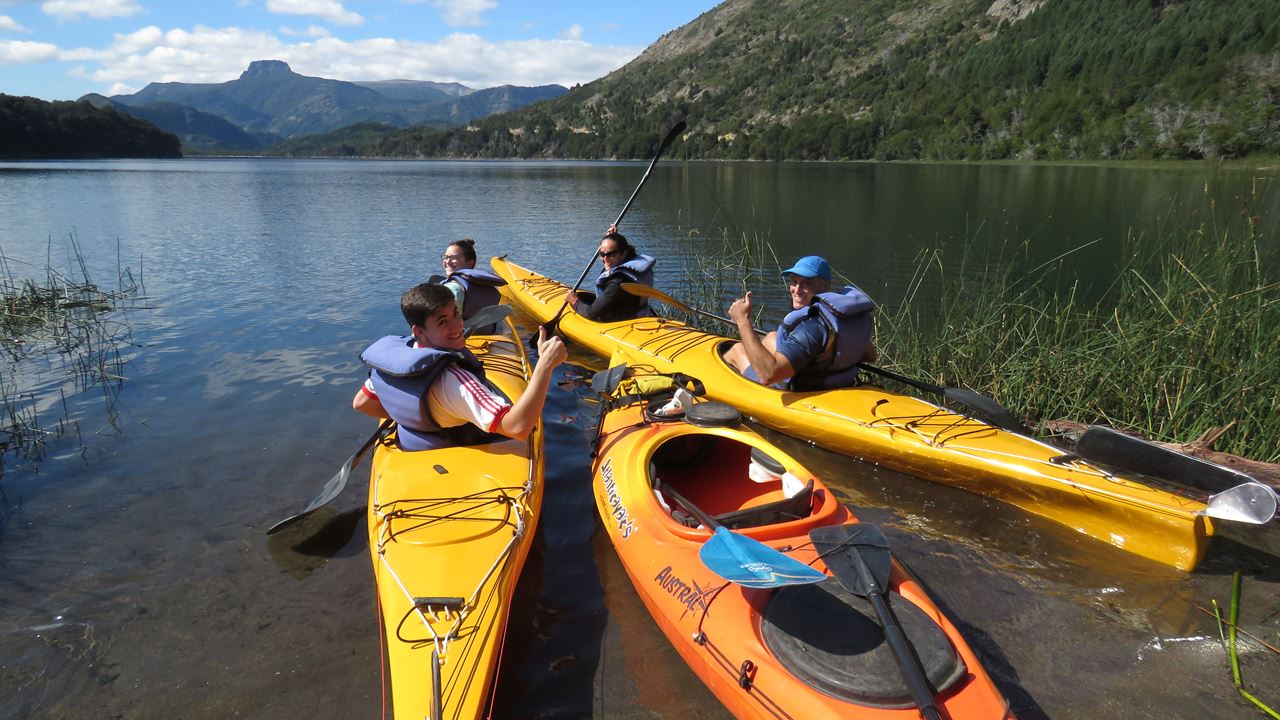 Kayak Experience In Lake Lacar And Pichi Machonico foto 2