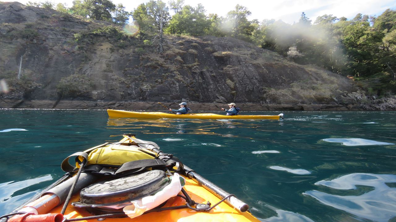 Kayak Experience In Lake Lacar And Pichi Machonico foto 3