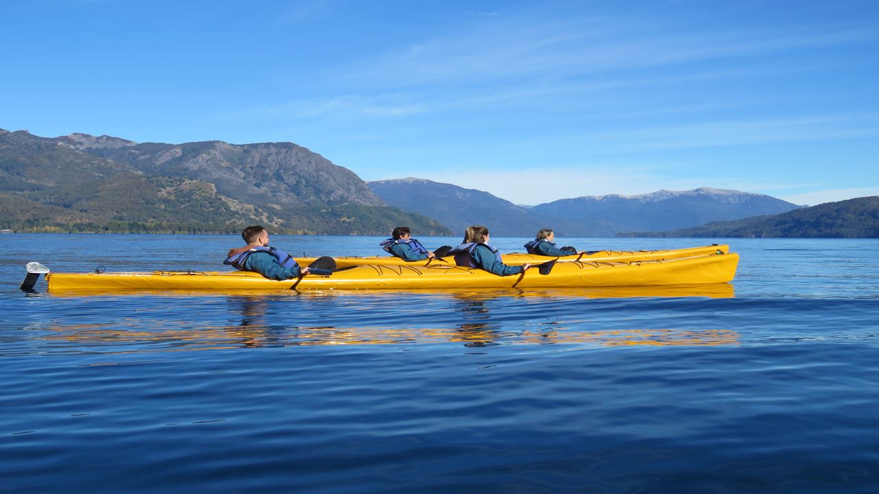 Kayak Experience In Lake Lacar And Pichi Machonico foto 7