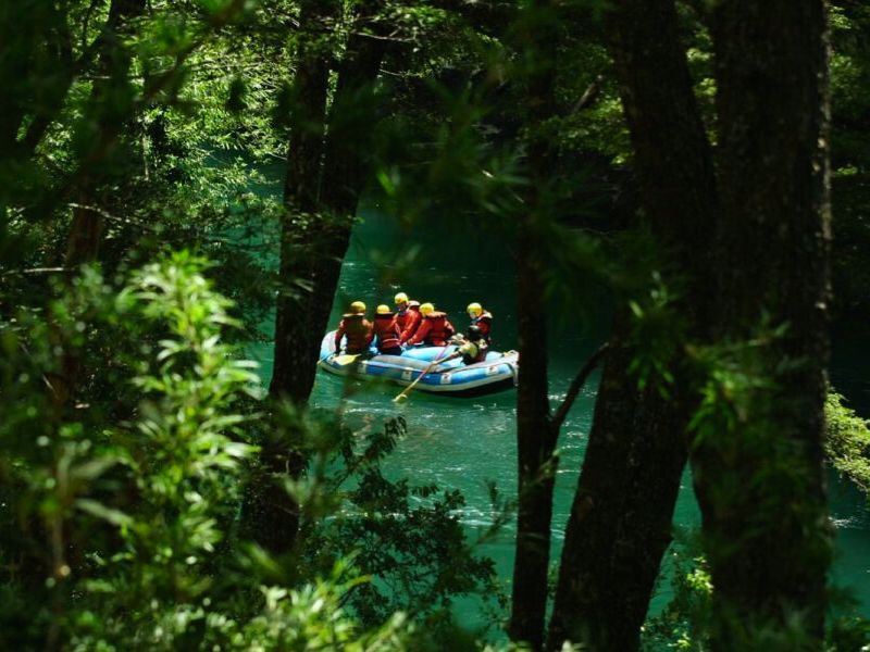 Rafting Mit Der Familie Auf Dem Manso-fluss foto 1