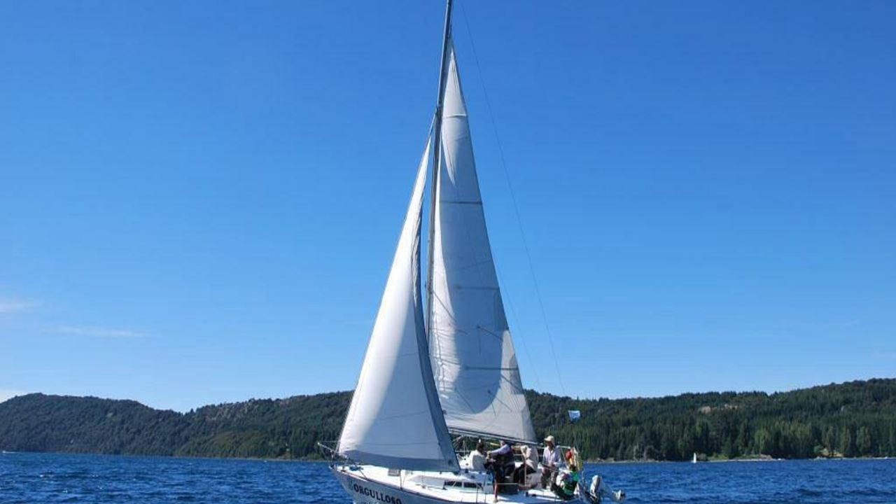 Sailing Trip Around Lake Nahuel Huapi foto 3