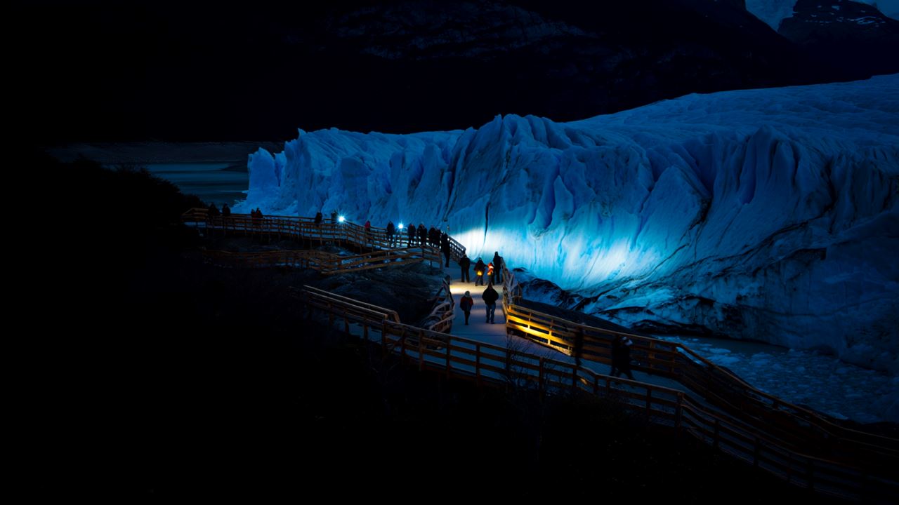 Glaciar Perito Moreno Con Luna Llena foto 2