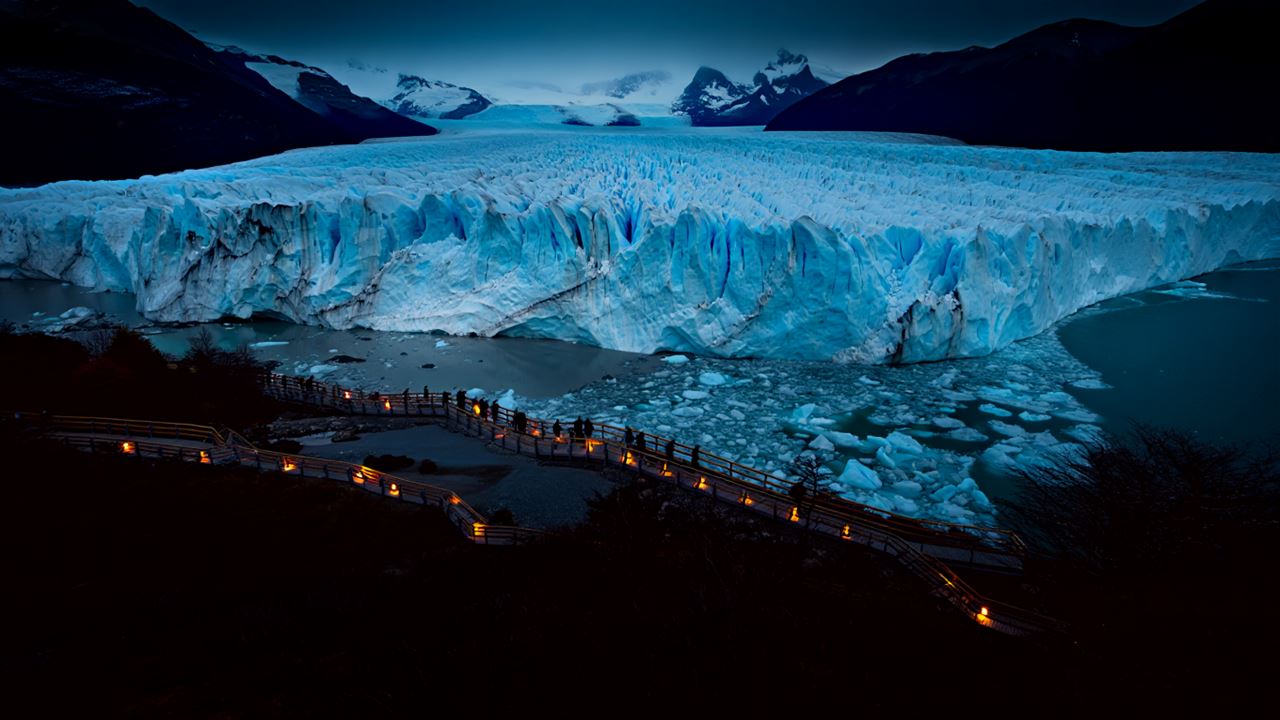 Glaciar Perito Moreno Con Luna Llena foto 1
