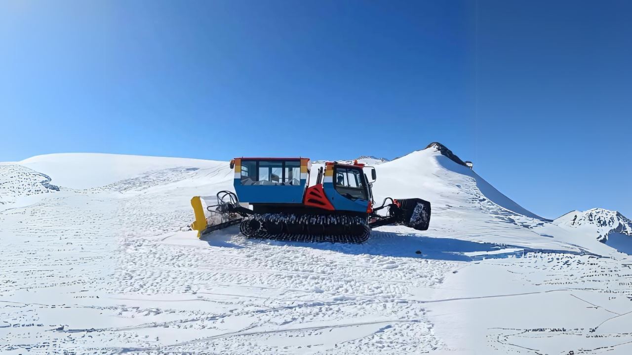 Snow Grooming Machine Ride On Cerro Martial