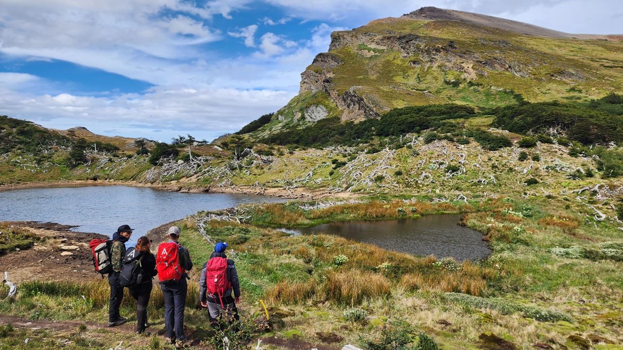 Twin Lagoons Trekking