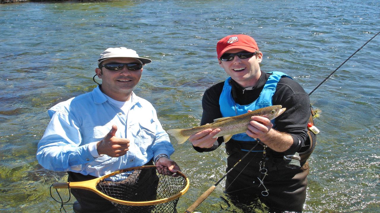 Angeltag: Fliegenfischen Oder Spinnen Im Fluss Pichi Leufú
